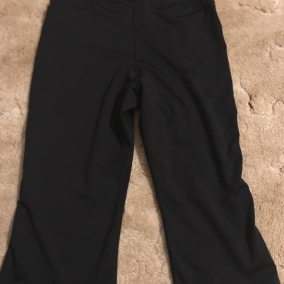 EUC Mossimo Athletic Yoga crop Pants leggings M - Picture 3 of 4